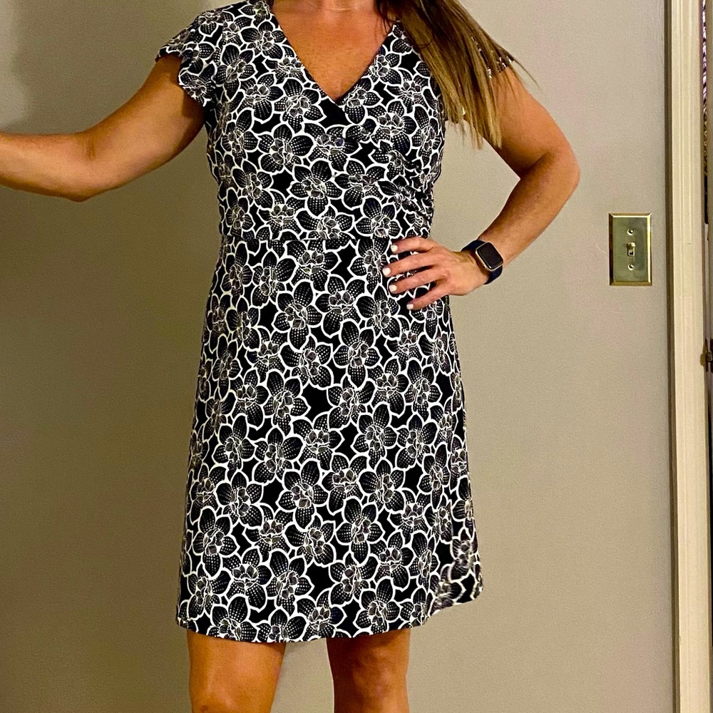 Loft dress black and white size small (4)